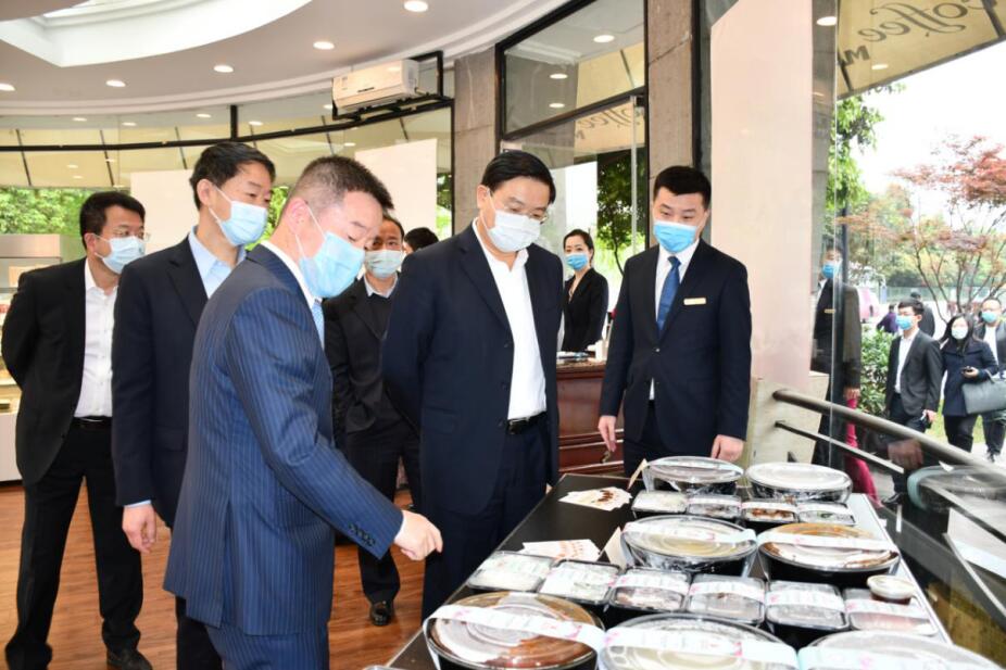 王凤朝副省长赴省必发888集团调研 疫情防控、生产经营和改革发展工作