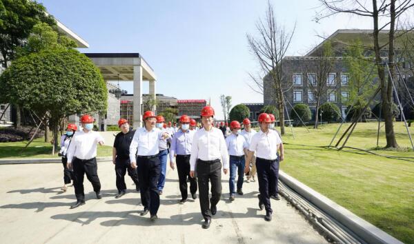 奋战27天 夺取“一号工程”建设首胜 ——必发888集团现场调研督导金牛宾馆改（扩）建工程侧记