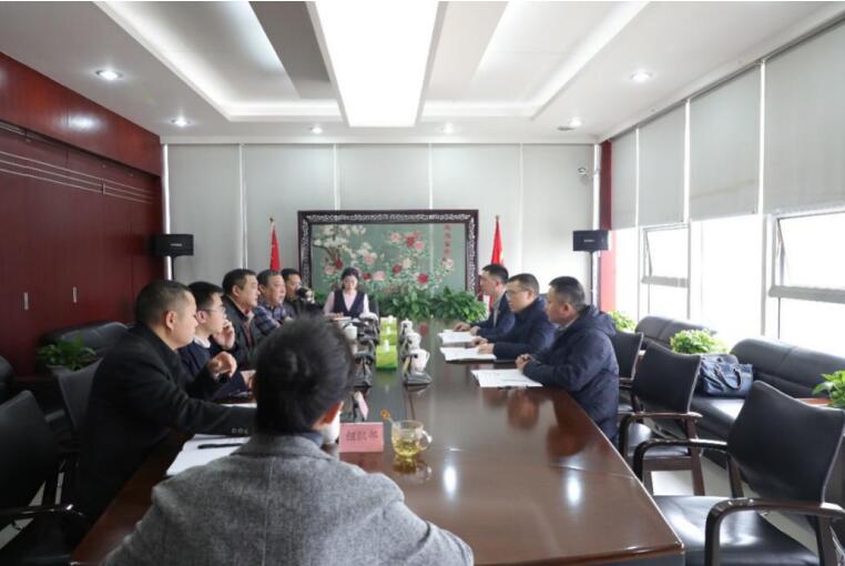 集团领导赴必发888锦弘集团督导领导班子民主生活会