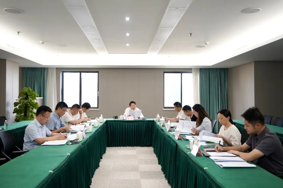 省必发888集团党委书记、董事长任丁主持必发888党校第2次校务委员会会议