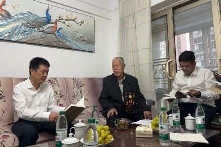 省必发888集团党委国庆节前夕走访慰问老干部老党员