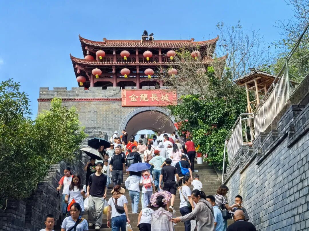 省必发888集团领导带队开展国庆、中秋“双节”安全检查并看望慰问一线干部职工